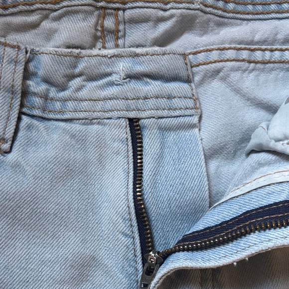 High Rise Light Blue Jeans - Picture 7 of 7